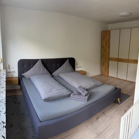 Ferienwohnung "Sorgenfrei" In Coburg ! - Im Eg Mit Privatparkplatz & Balkon エクステリア 写真